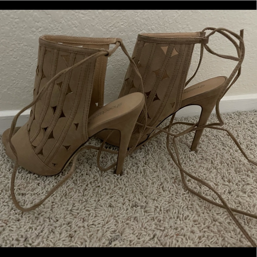 Tie up nude heels